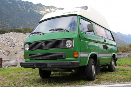 VW Bus T3 Typ 2 Camper Hochdach Westfalia
kult-automobile Interlaken, An- und Verkauf von VW Bus, 9 Plätzer, Camper, Westfalia, DOKA, PickUp, T1, T2, T3 und T4, Citröen 2CV